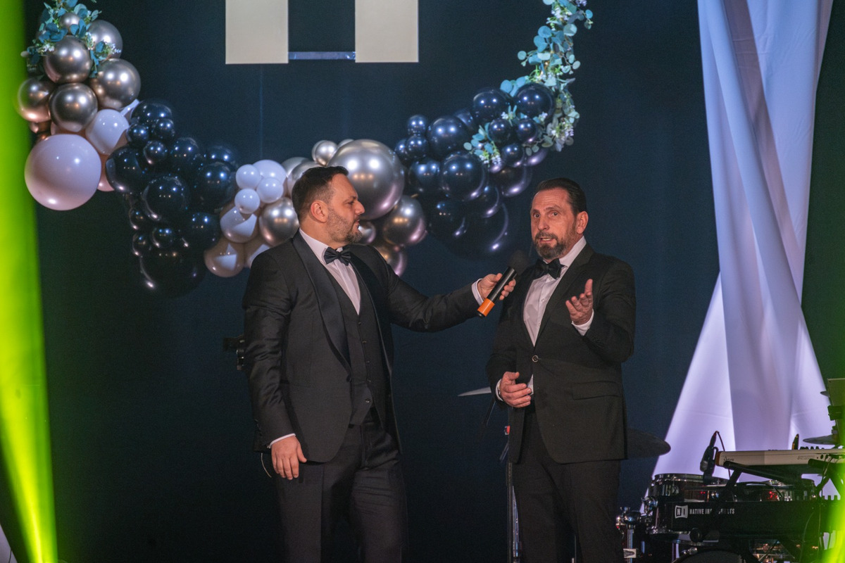 FOTO: Žiarčania majú za sebou svoj prvý bál, šlo už o jedenásty ročník, hostiteľom bol "Junior" , foto 14