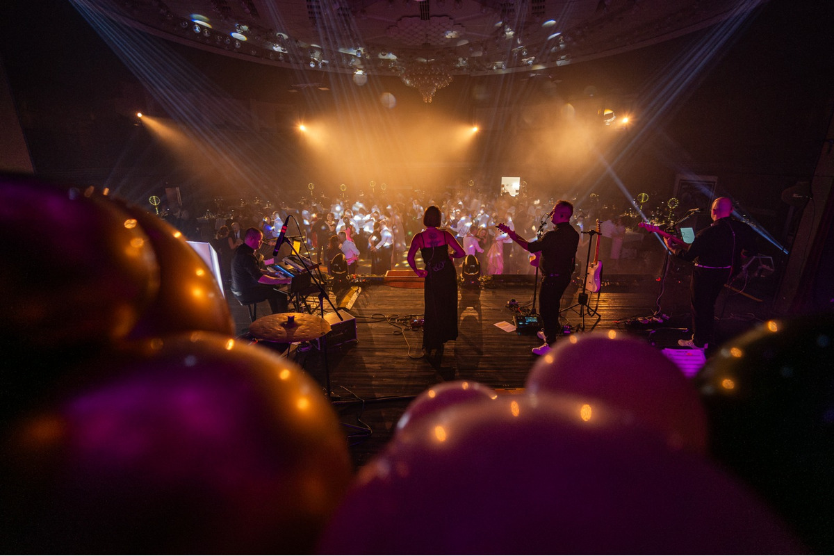 FOTO: Žiarčania majú za sebou svoj prvý bál, šlo už o jedenásty ročník, hostiteľom bol "Junior" , foto 22