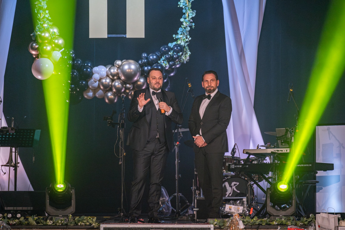 FOTO: Žiarčania majú za sebou svoj prvý bál, šlo už o jedenásty ročník, hostiteľom bol "Junior" , foto 26