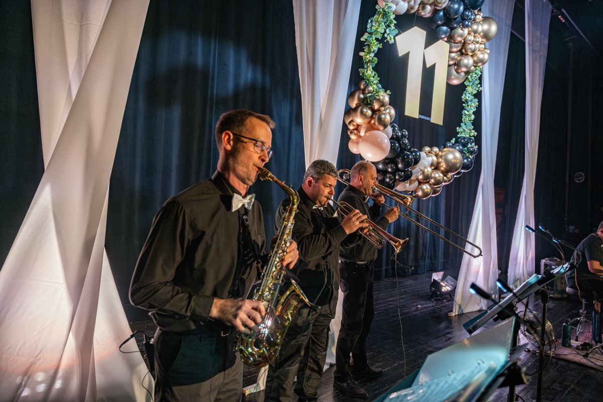 FOTO: Žiarčania majú za sebou svoj prvý bál, šlo už o jedenásty ročník, hostiteľom bol "Junior" , foto 31