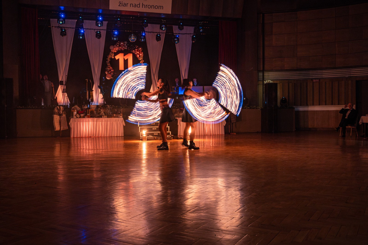 FOTO: Žiarčania majú za sebou svoj prvý bál, šlo už o jedenásty ročník, hostiteľom bol "Junior" , foto 37
