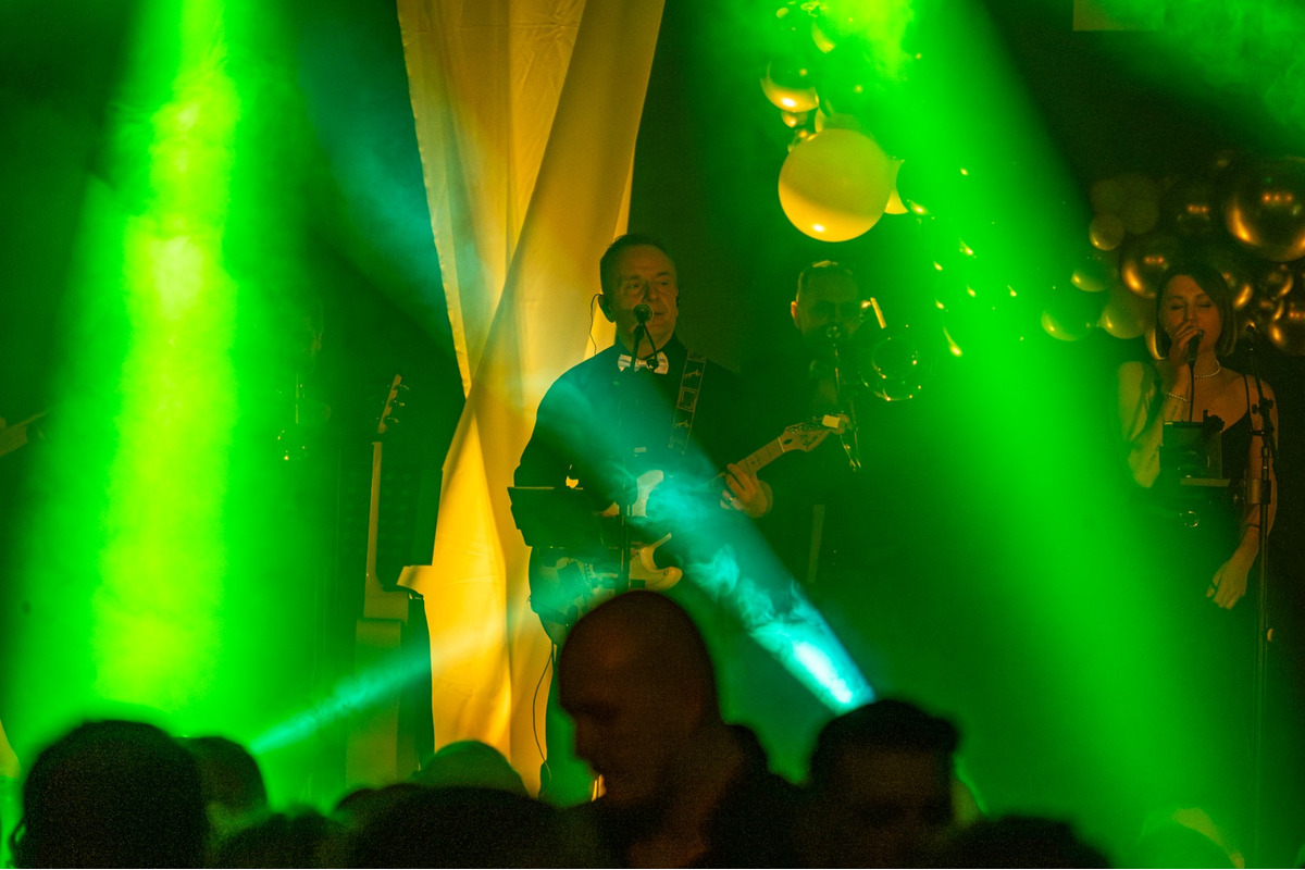 FOTO: Žiarčania majú za sebou svoj prvý bál, šlo už o jedenásty ročník, hostiteľom bol "Junior" , foto 45