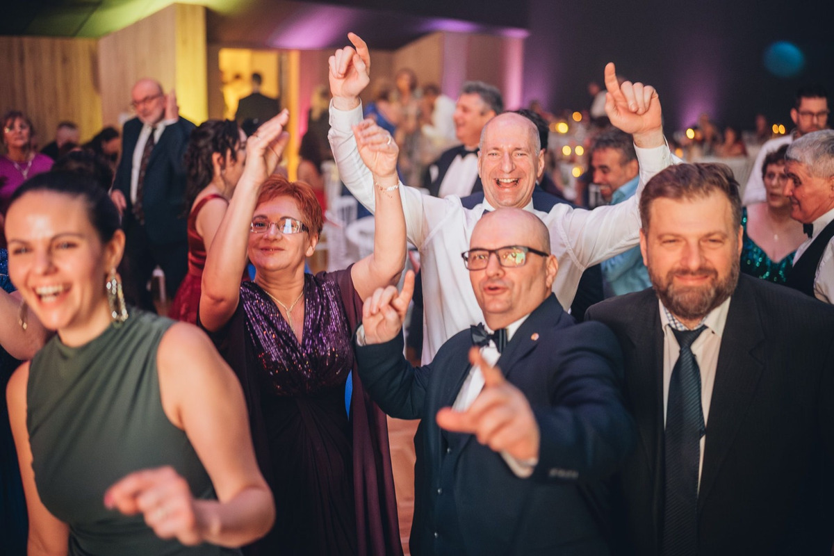 FOTO: V Banskej Bystrici sa plesalo. Radvančania si užili veľkolepý ples, nechýbal ani Lukáš Adamec, foto 21