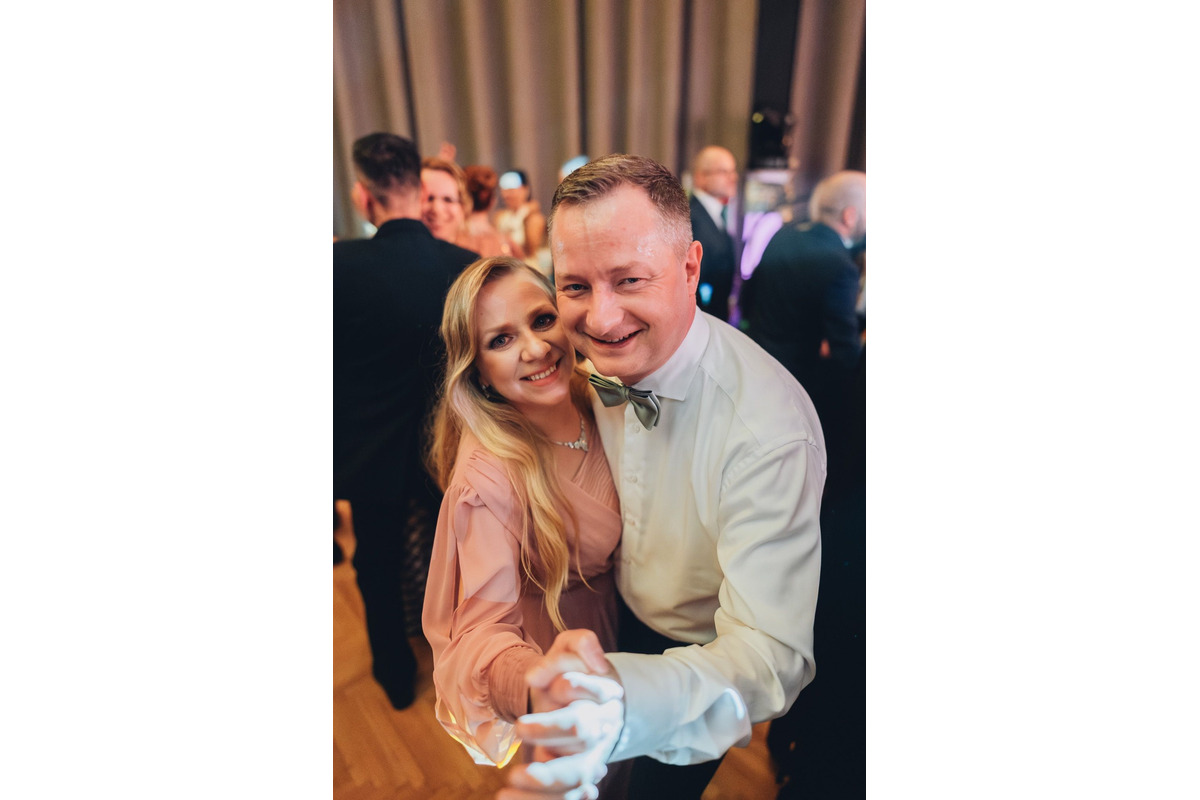 FOTO: V Banskej Bystrici sa plesalo. Radvančania si užili veľkolepý ples, nechýbal ani Lukáš Adamec, foto 34