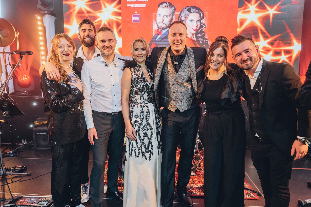 FOTO: V Banskej Bystrici sa plesalo. Radvančania si užili veľkolepý ples, nechýbal ani Lukáš Adamec, foto 58