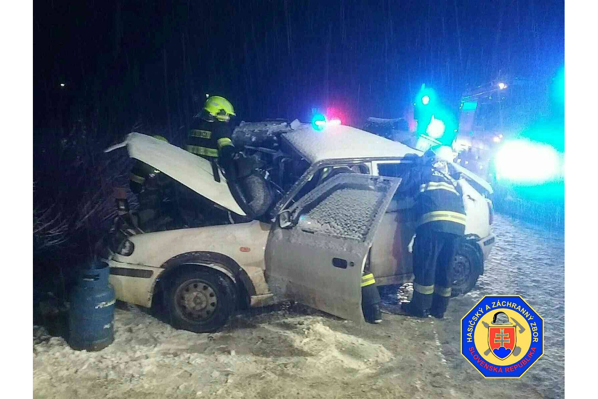 FOTO:  Tragická nehoda v Korytárkach a smrť muža z Felície vyvoláva otázky. Mohla za tragédiu najmä neupravená vozovka?, foto 5