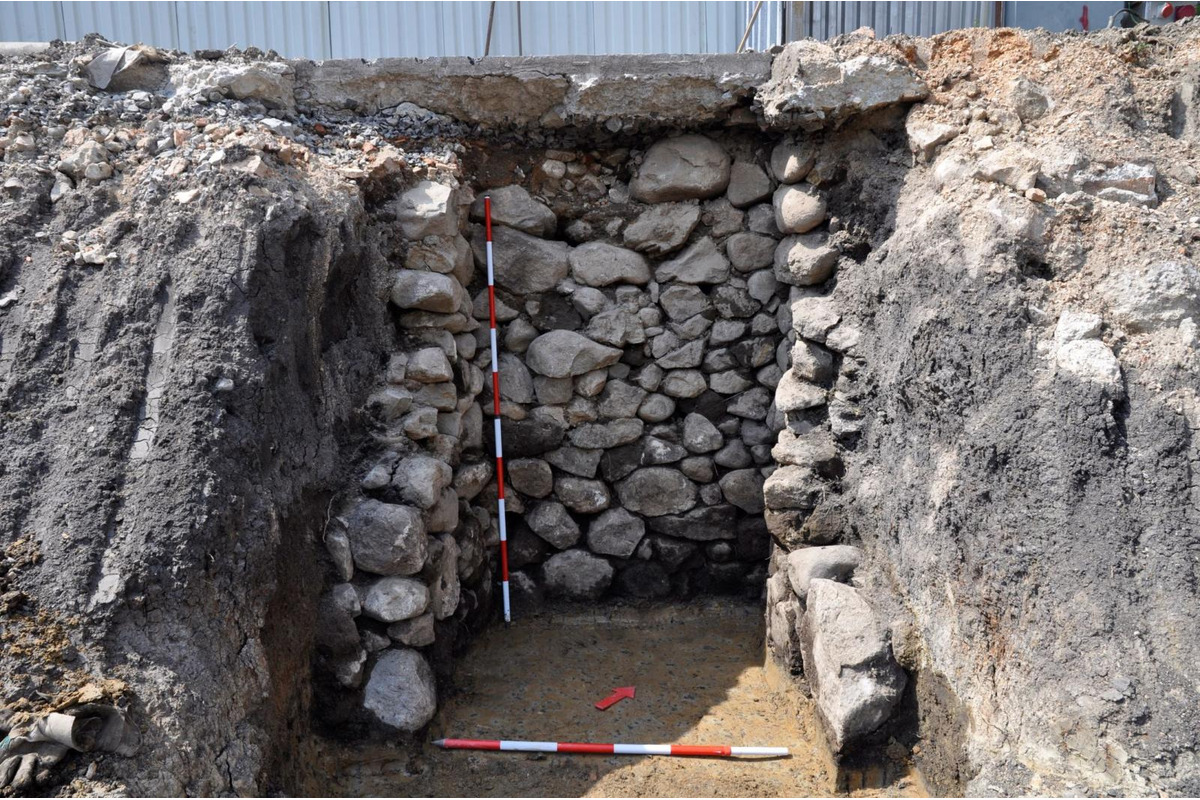 FOTO: V Rimavskej Sobote vystavia keramické a sklenené nálezy z objektu ľadnice, foto 3