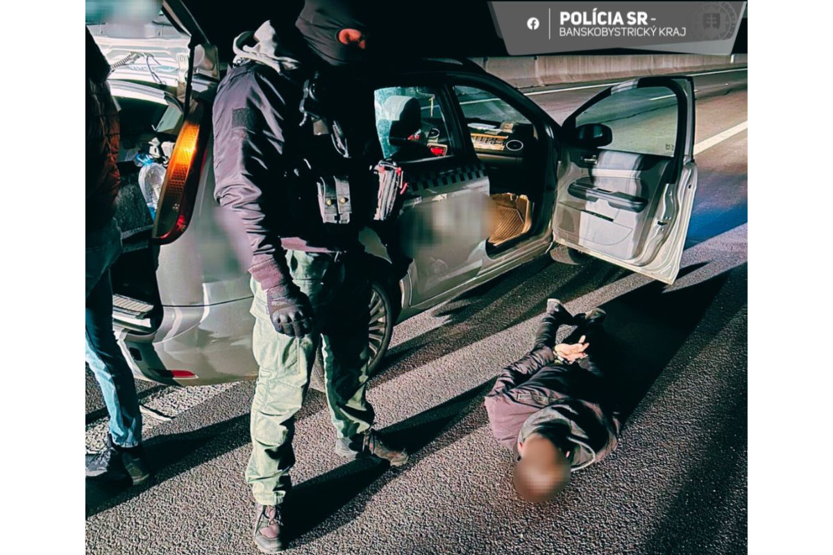 FOTO: Muž zo Žiaru nad Hronom predával drogy, policajti mu boli na stope už dlho, foto 3