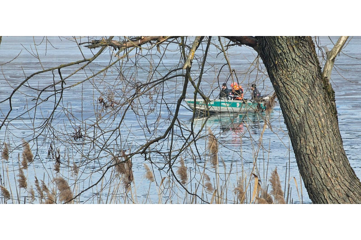 FOTO: Nezvestného muža z Divína našli utopeného vo vodnej nádrži Ružiná, foto 6