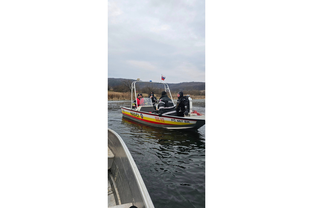 FOTO: Nezvestného muža z Divína našli utopeného vo vodnej nádrži Ružiná, foto 7