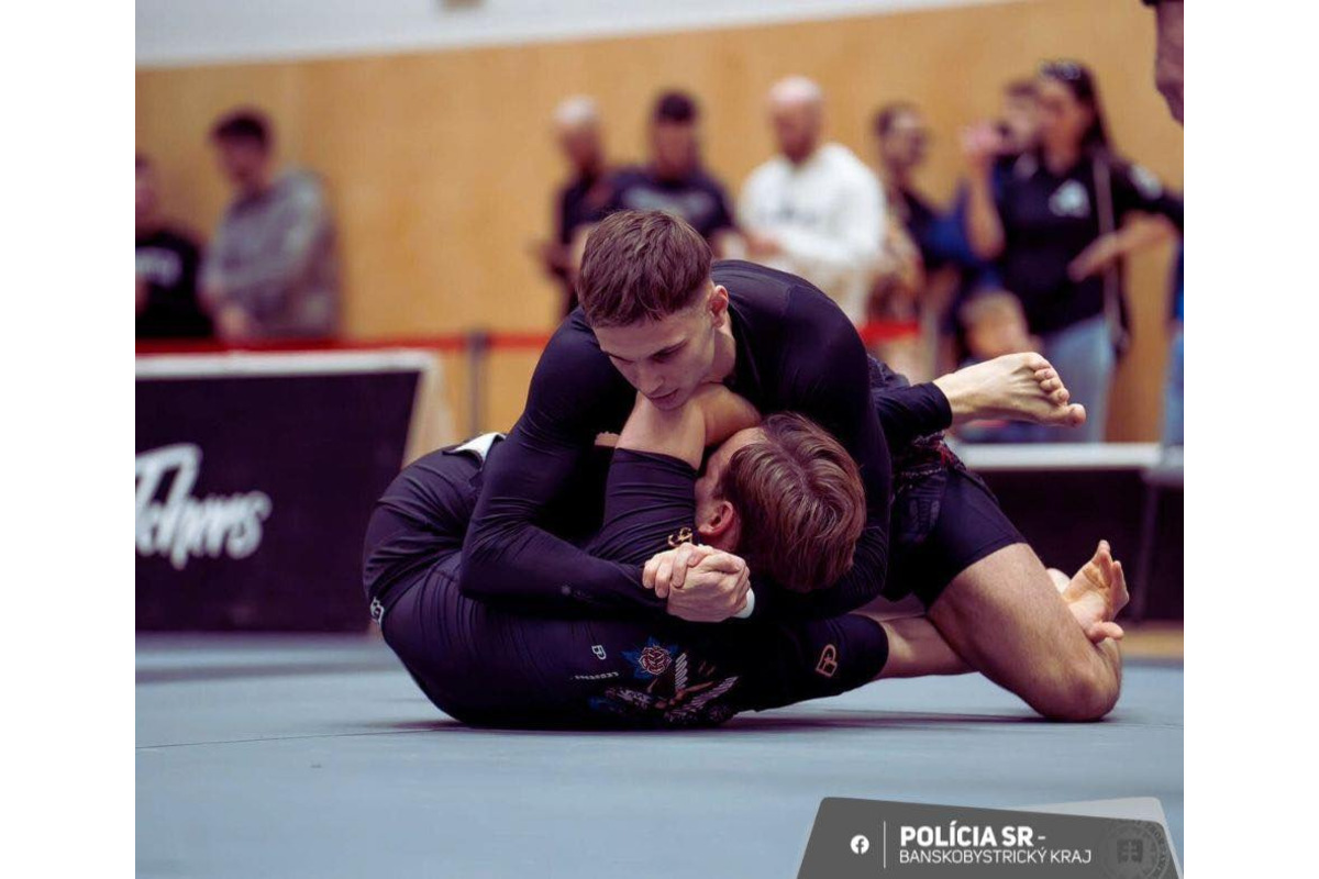 FOTO: Policajt z Hriňovej dosiahol šampiónsky titul na súťaži v jiu-jitsu, foto 2