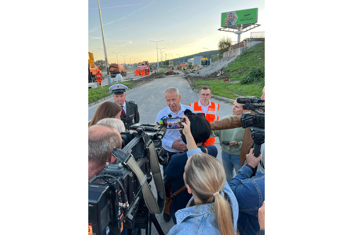 FOTO: Na most v Kremničke si Bystričania ešte počkajú, foto 12