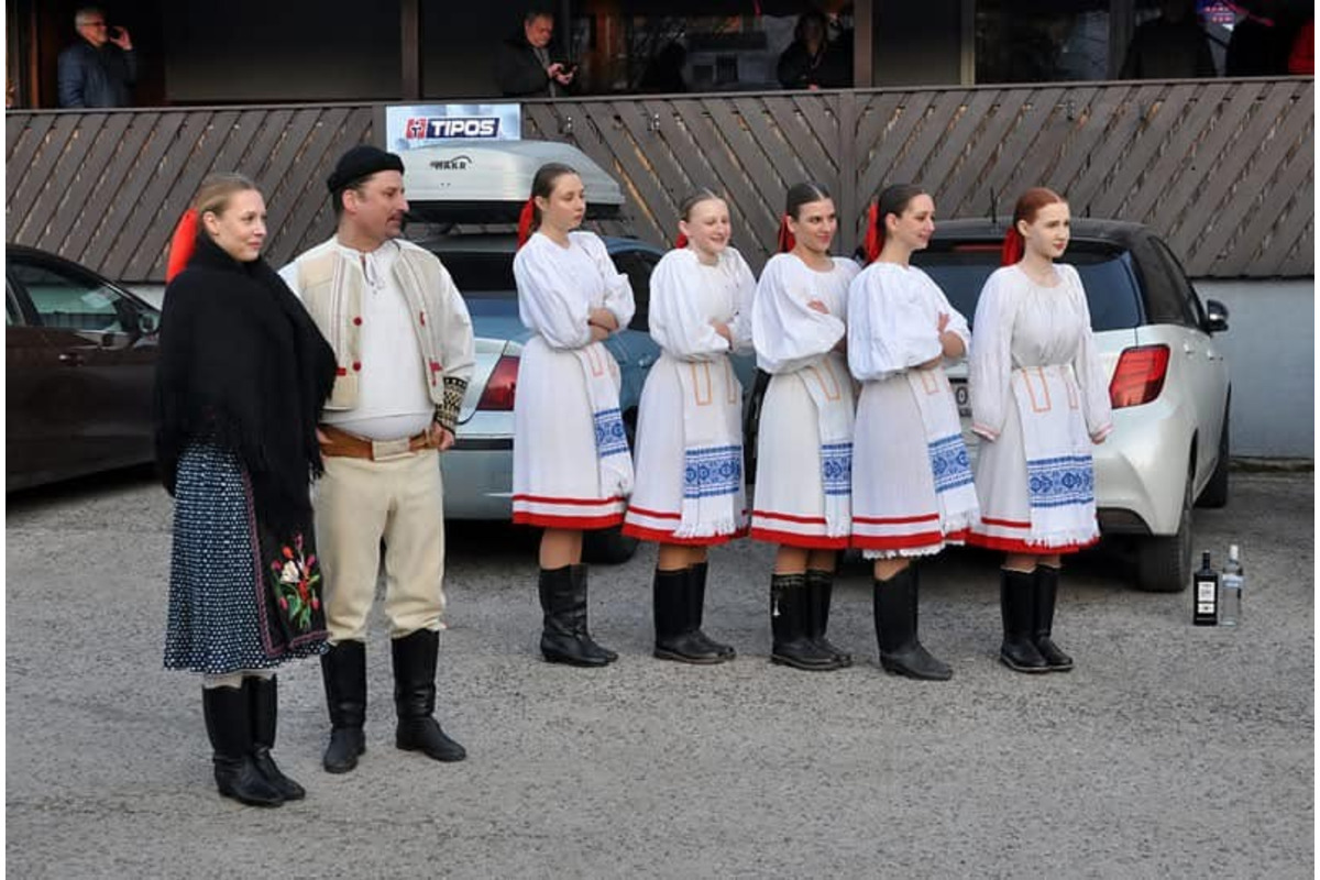 FOTO: Sásovčania už Fašiangy v uliciach oslávili , foto 1