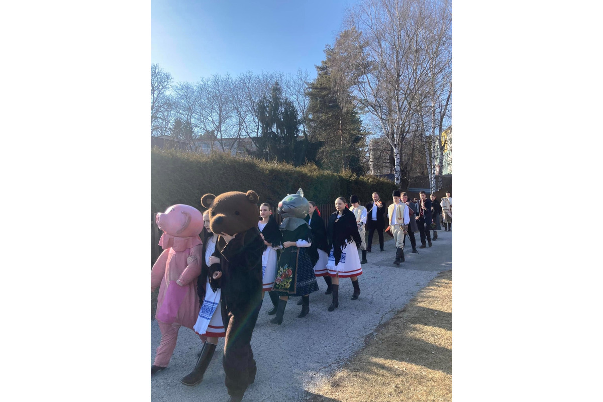 FOTO: Sásovčania už Fašiangy v uliciach oslávili , foto 15