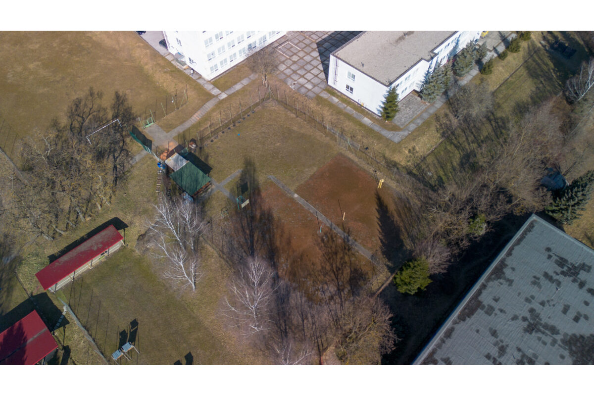 FOTO: V Banskej Bystrici zmodernizujú športové areály pri základných školách, foto 1