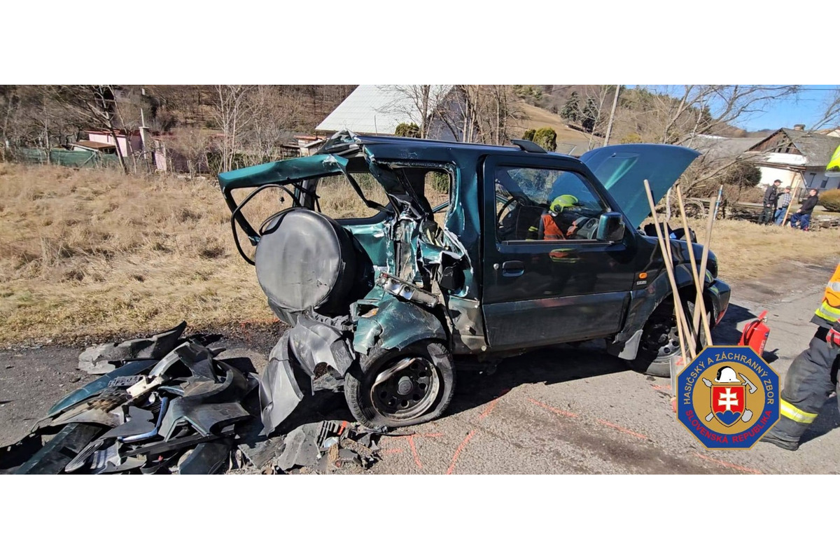 FOTO: Hasiči zasahovali pri hromadnej nehode, foto 3