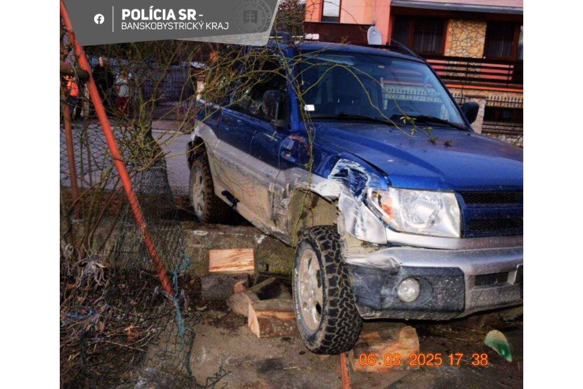FOTO: Primátor Revúcej šoféroval opitý, narazil do oplotenia rodinného domu, foto 3