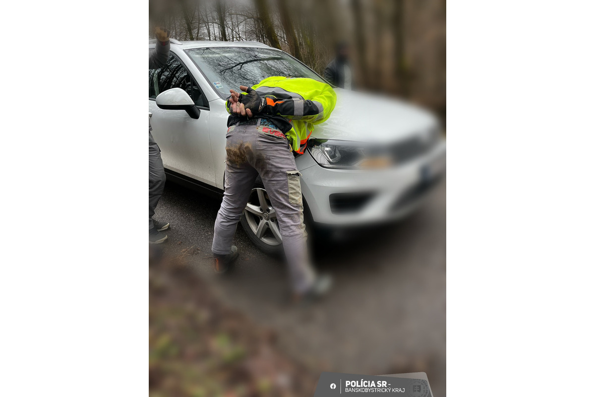 FOTO: Policajti zadržali muža z Lučenca, predával pervitín, foto 3