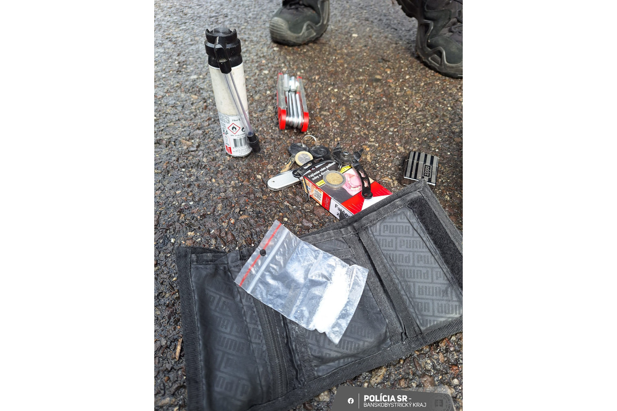 FOTO: Policajti zadržali muža z Lučenca, predával pervitín, foto 4
