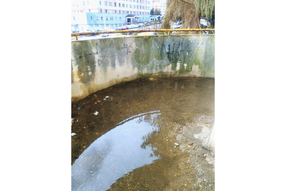 FOTO: Schodisko v Sásovej prejde rekonštrukciou a búraním, foto 8