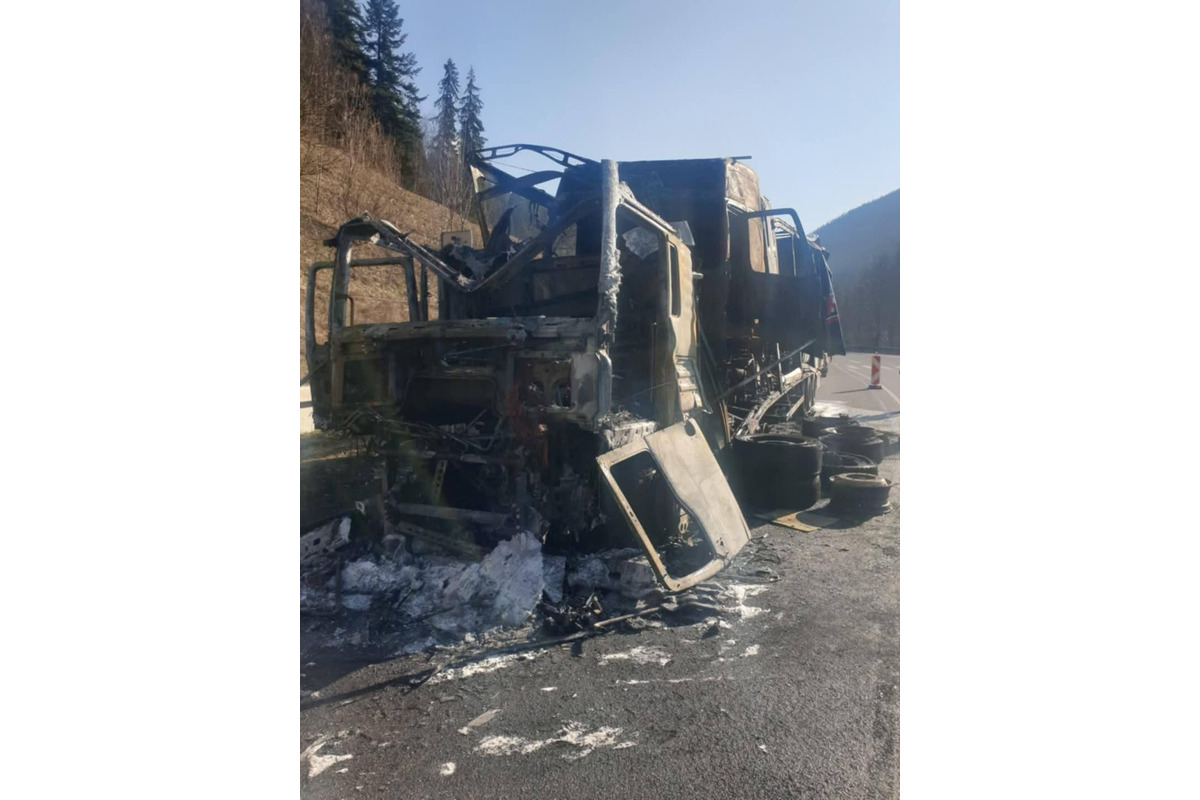 FOTO: Na Motyčkách zhorel kamión, foto 4