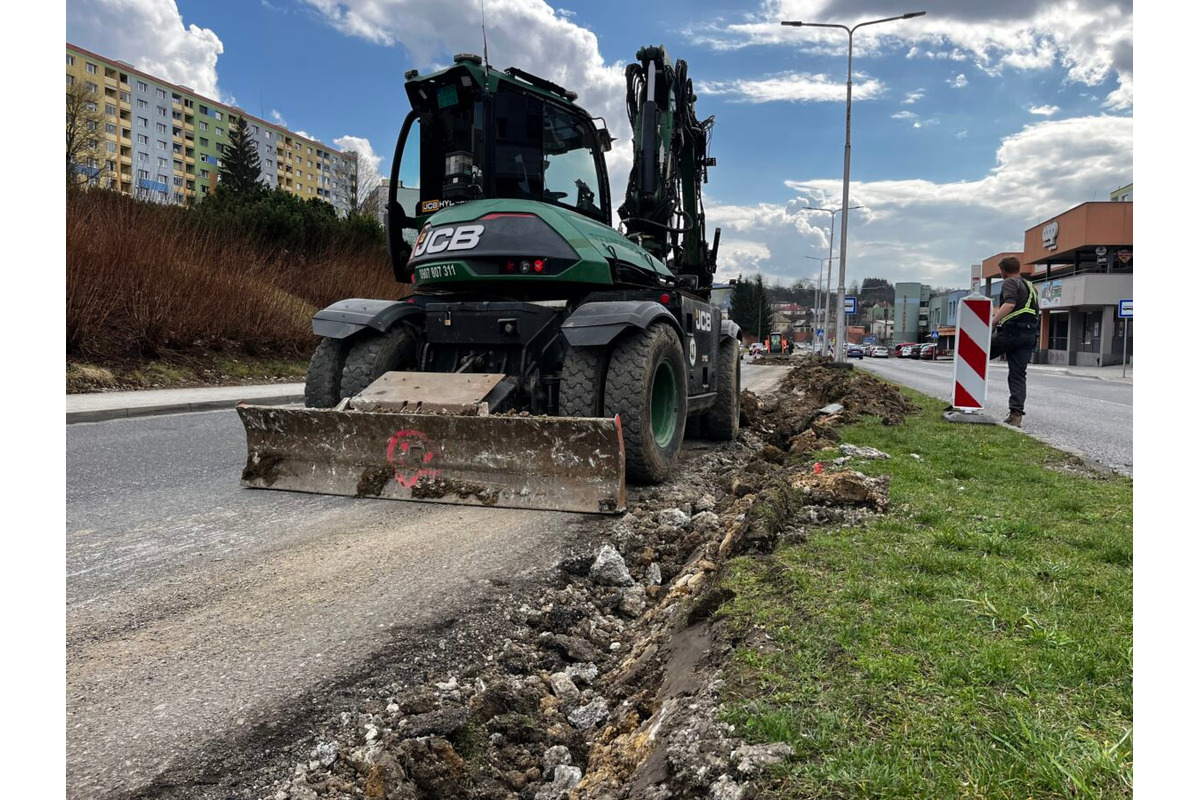 FOTO: Štvorprúdovku v Sásovej rekonštruujú, foto 1
