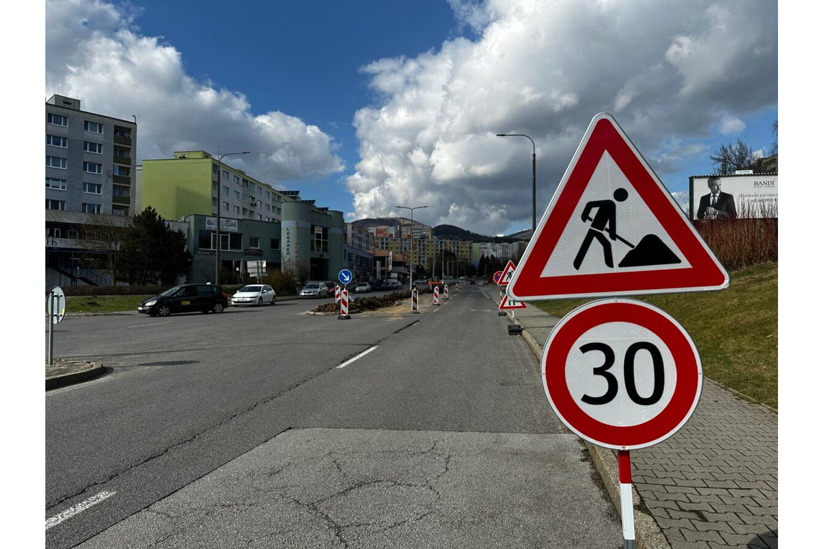 FOTO: Štvorprúdovku v Sásovej rekonštruujú, foto 3