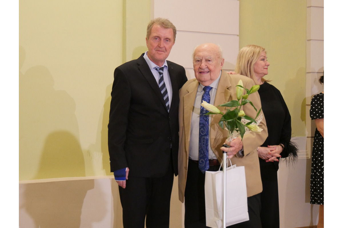 FOTO: Mesto Lučenec ocenilo pedagogičky pri príležitosti Dňa učiteľov, foto 11