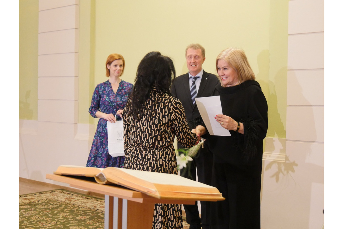 FOTO: Mesto Lučenec ocenilo pedagogičky pri príležitosti Dňa učiteľov, foto 30