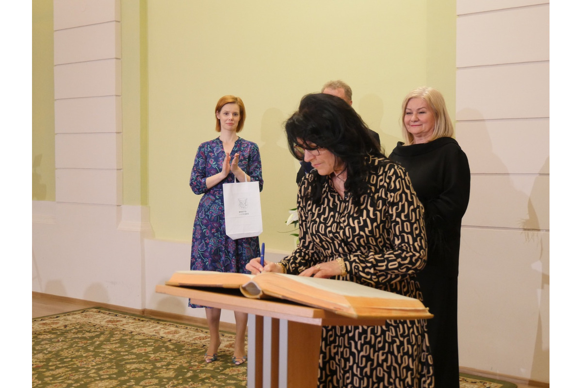 FOTO: Mesto Lučenec ocenilo pedagogičky pri príležitosti Dňa učiteľov, foto 32