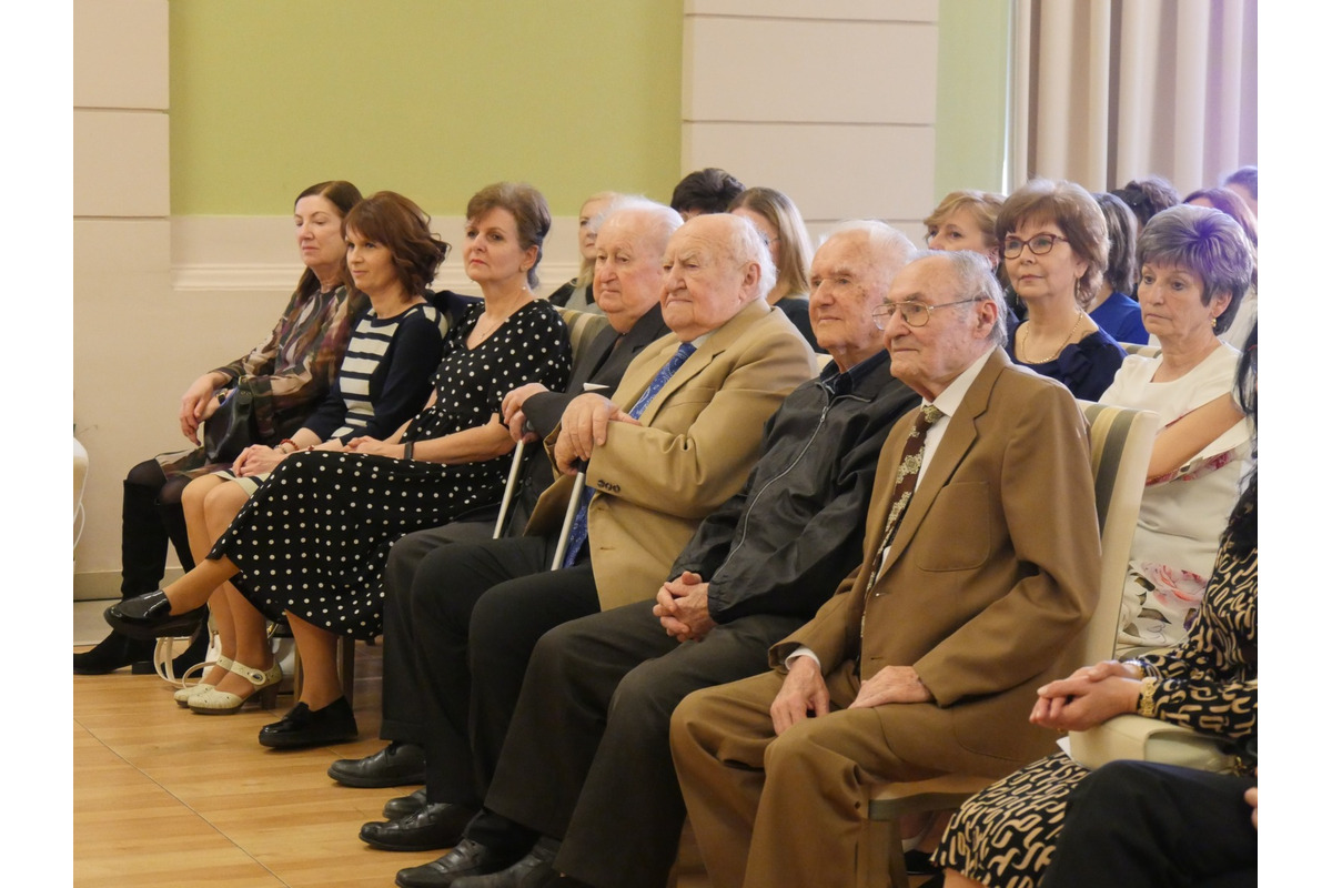 FOTO: Mesto Lučenec ocenilo pedagogičky pri príležitosti Dňa učiteľov, foto 61