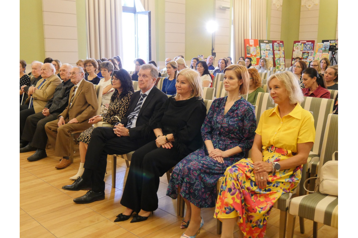 FOTO: Mesto Lučenec ocenilo pedagogičky pri príležitosti Dňa učiteľov, foto 63