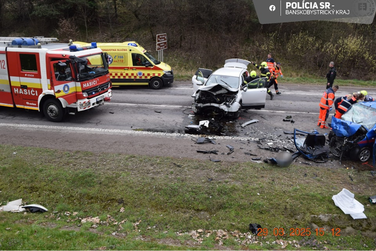 FOTO: FOTO: Čelná zrážka pri Žiari nad Hronom mala tragický koniec, foto 3