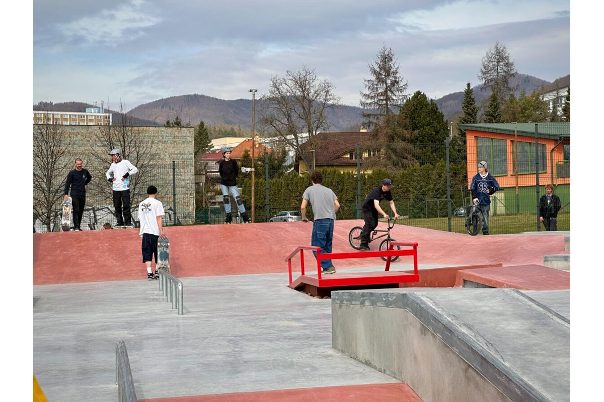 FOTO: Ihrisko sa po dlhých rokoch konečne otvorilo, foto 10