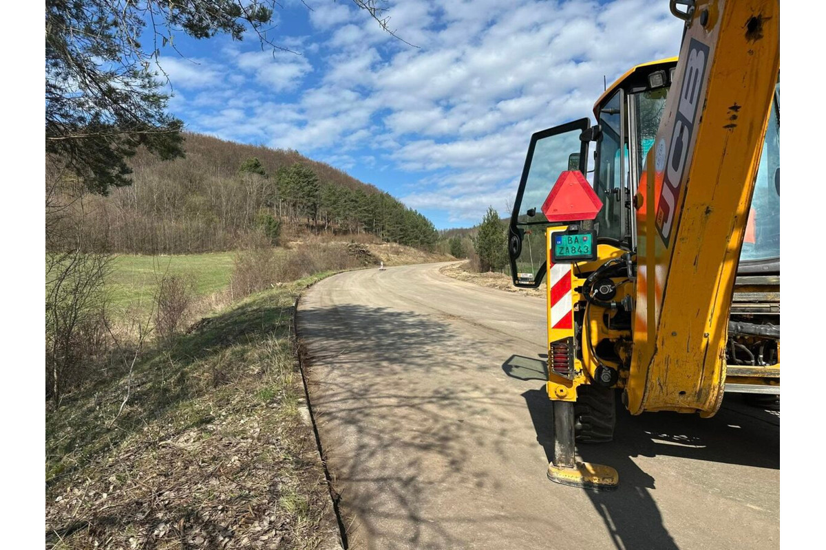 FOTO: FOTO: Začala sa výstavba cesty a chodníka na Pršiansku terasu, foto 4