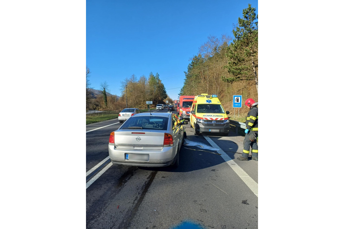 FOTO: Pri Brusne došlo k dopravnej nehode, foto 1