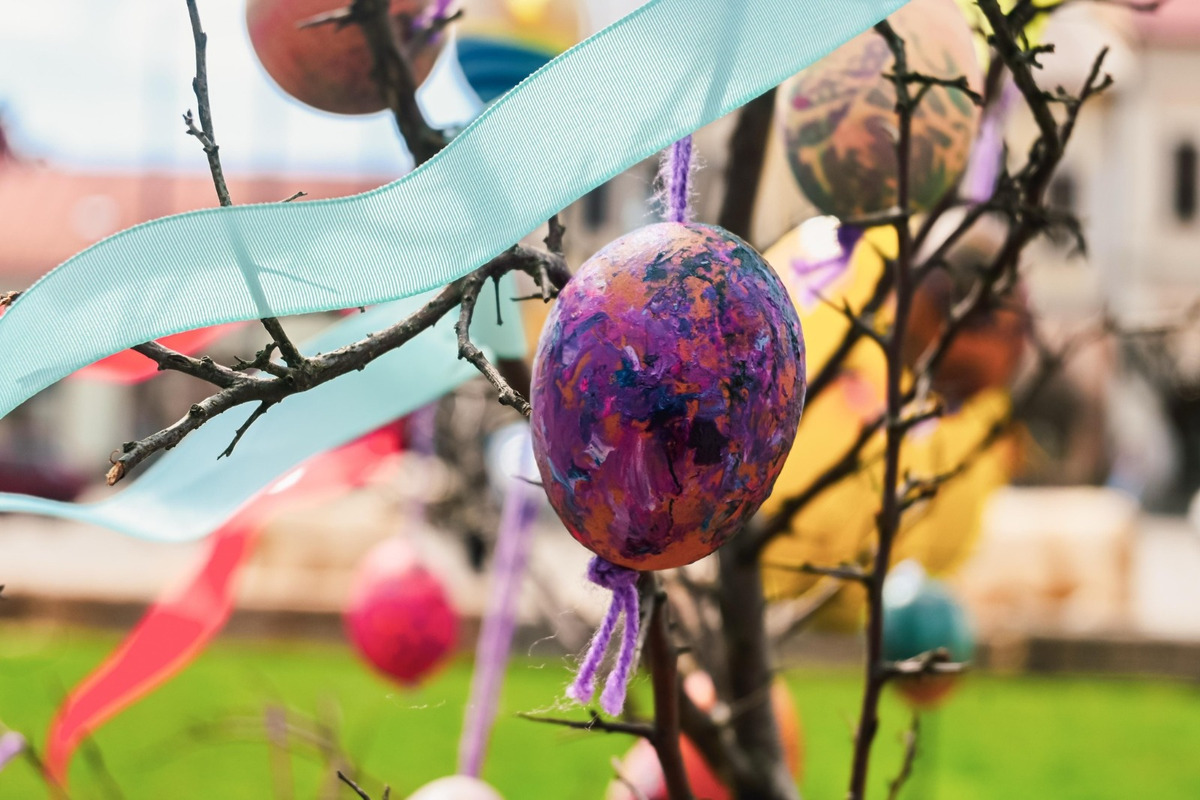 FOTO: Banskobystrický kraj vďaka Veľkonočnej výzdobe ožil farbami, foto 7