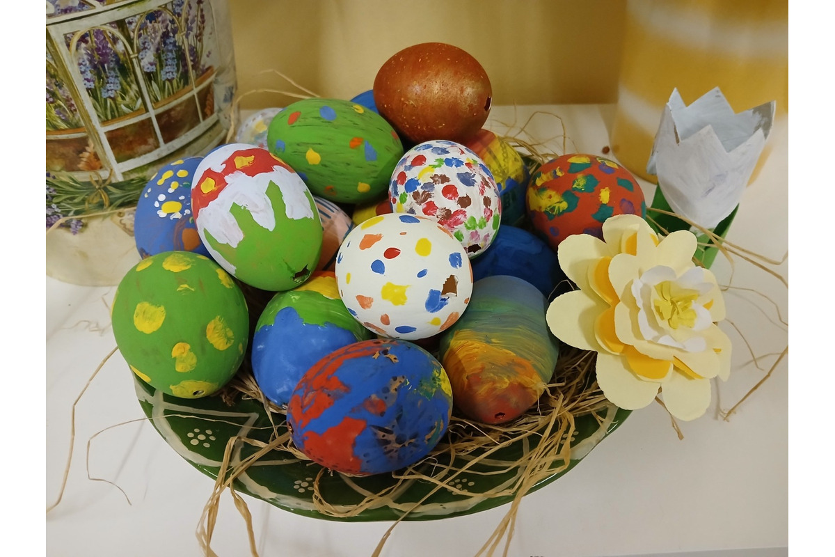FOTO: Banskobystrický kraj vďaka Veľkonočnej výzdobe ožil farbami, foto 10