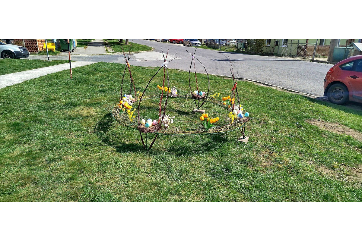 FOTO: Banskobystrický kraj vďaka Veľkonočnej výzdobe ožil farbami, foto 16