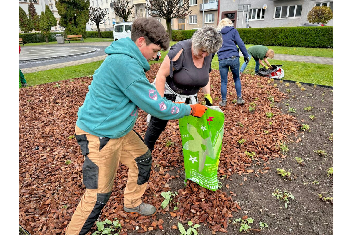 FOTO: Študenti z SOŠ Pod Bánošom naberajú praktické skúsenosti v ZAaRES-e, foto 6
