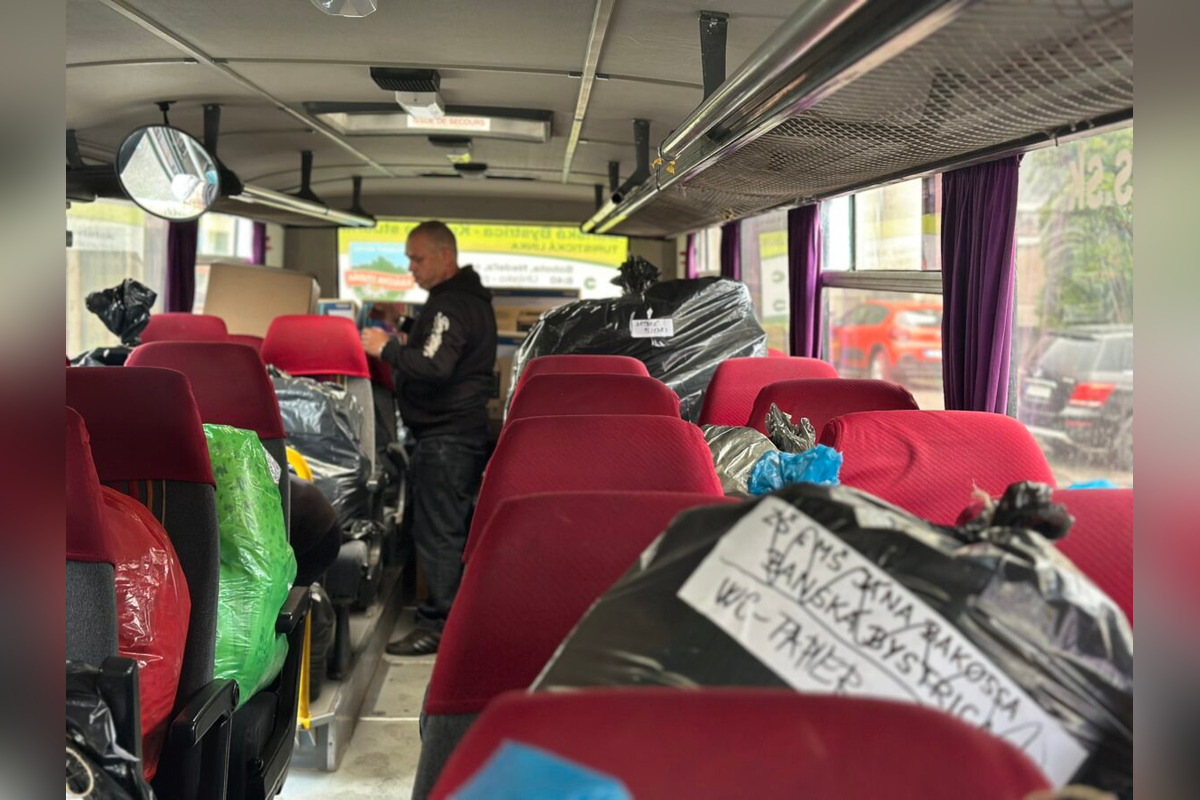 FOTO: Banská Bystrica posiela do ukrajinského mesta Sumy autobus pomoci, foto 1