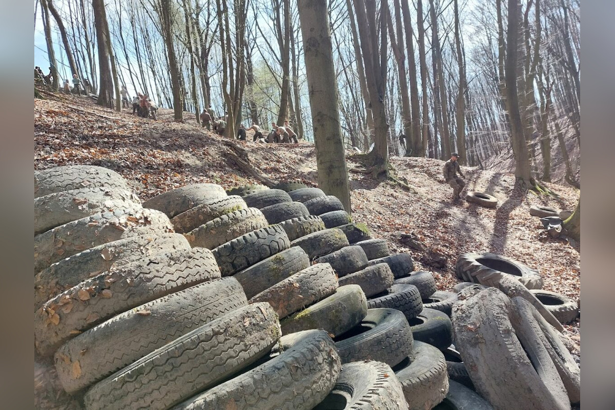 FOTO: Desiatky Banskobystričanov vyšli do ulíc a čistili mesto, foto 9