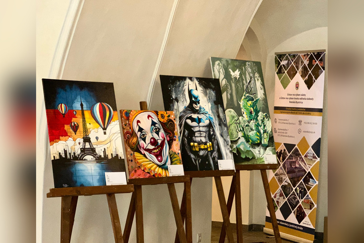 FOTO: V Bystrici si môžete pozrieť diela odsúdených, ktoré vznikli za múrmi väznice, foto 1