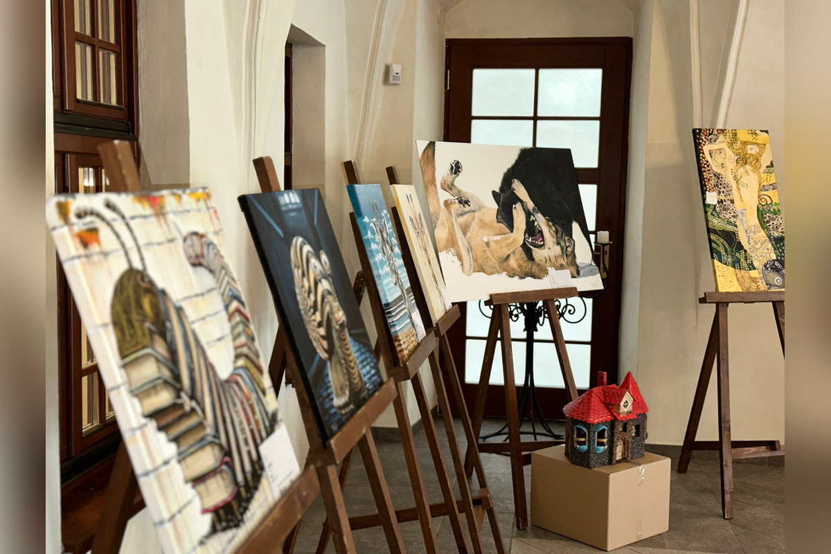 FOTO: V Bystrici si môžete pozrieť diela odsúdených, ktoré vznikli za múrmi väznice, foto 6