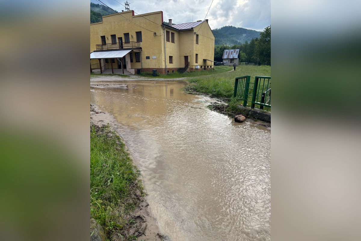 FOTO: Silná búrka zaplavila časť Revúcej, foto 3