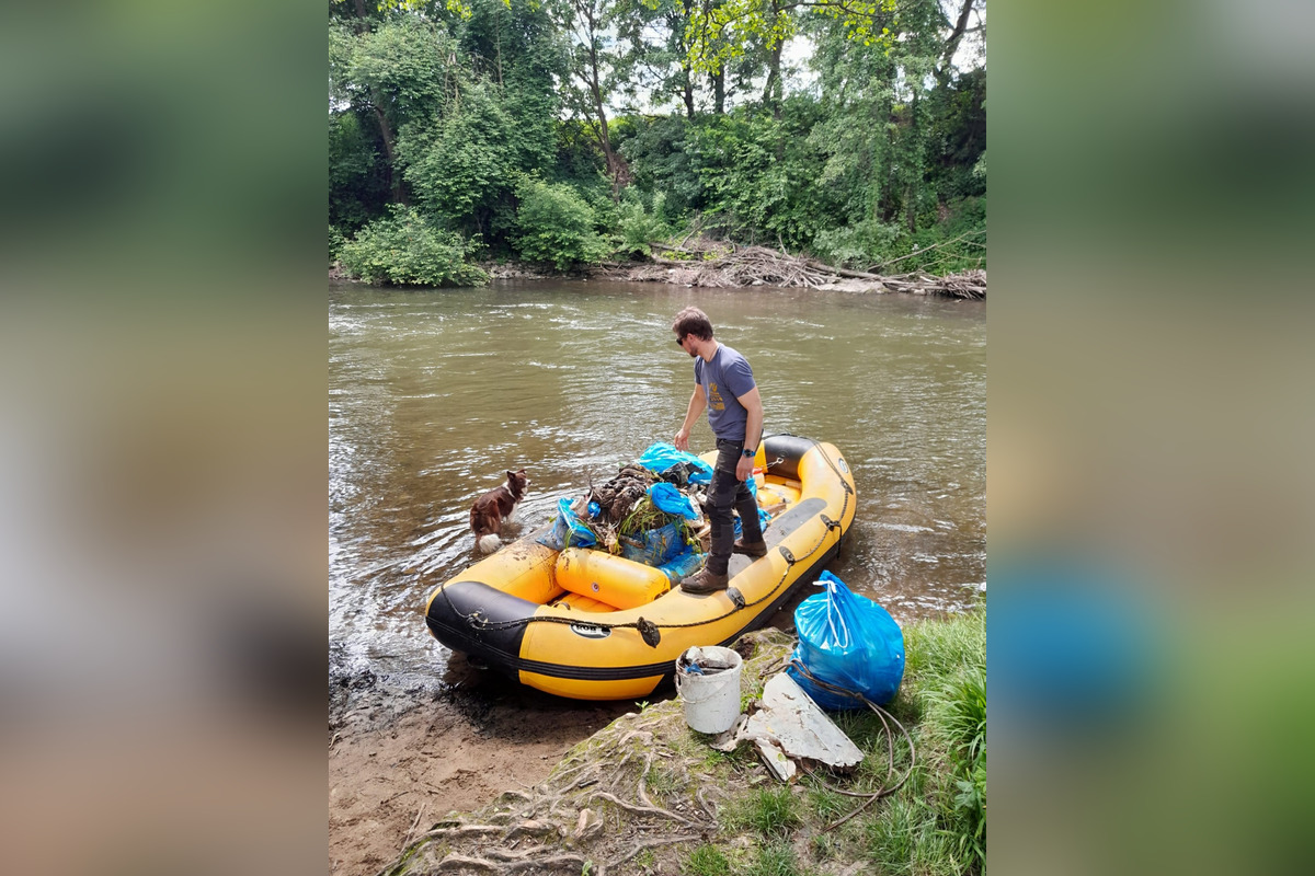 FOTO: Z Hrona vytiahli 140 vriec odpadu, foto 1