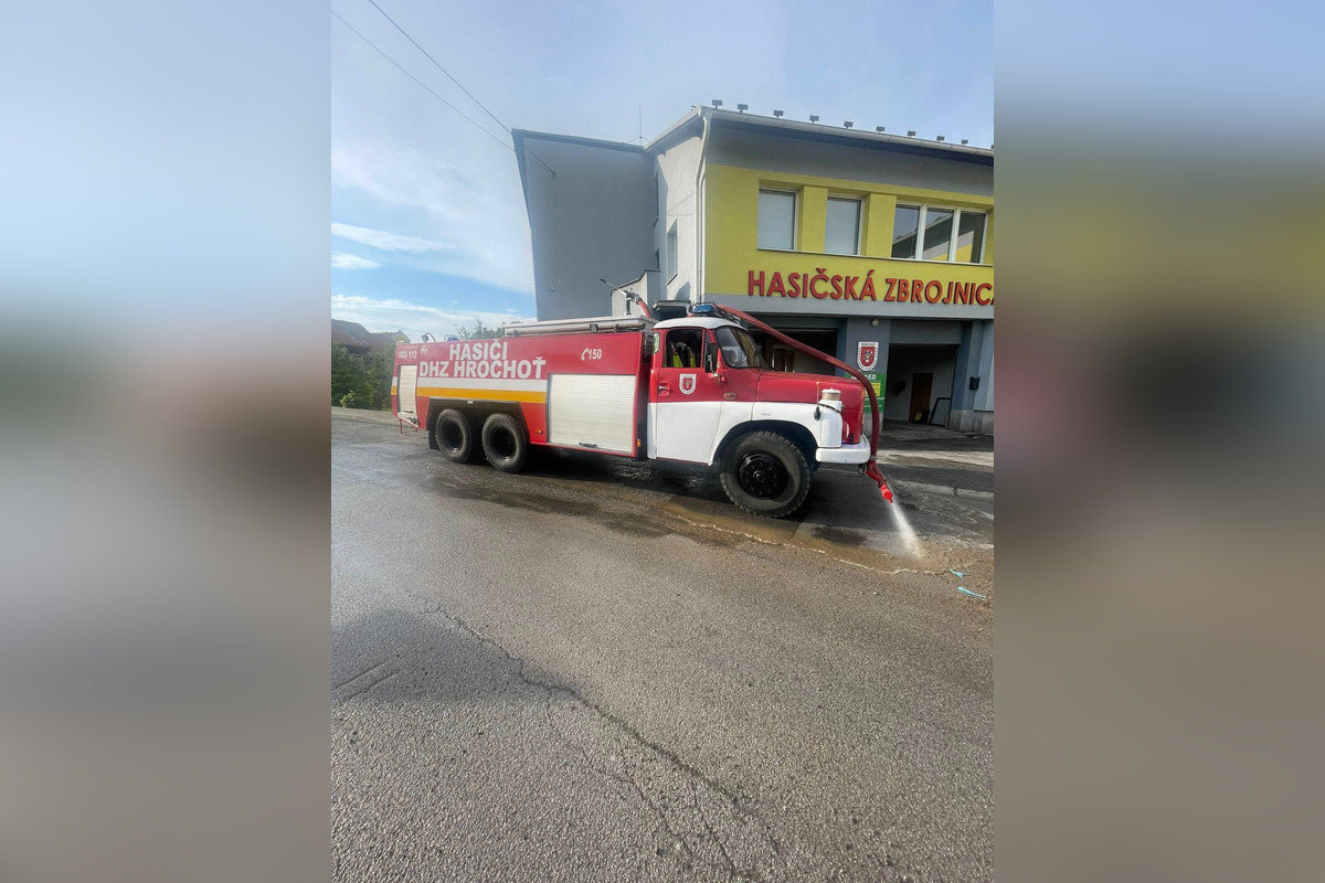 FOTO: Podpoľanie zasiahla intenzívna búrka, v Hrochoti ulice zatopila voda, foto 15