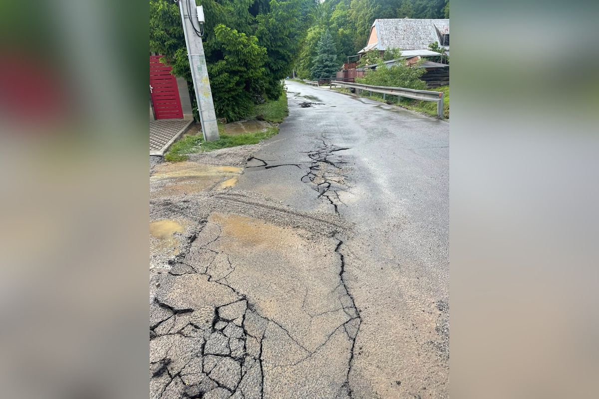 FOTO: Podpoľanie zasiahla intenzívna búrka, v Hrochoti ulice zatopila voda, foto 17