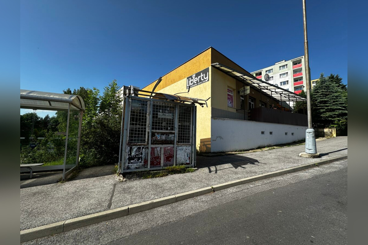 FOTO: Z Banskej Bystrice postupne zmiznú staré trafiky, ktoré špatia mesto, foto 3