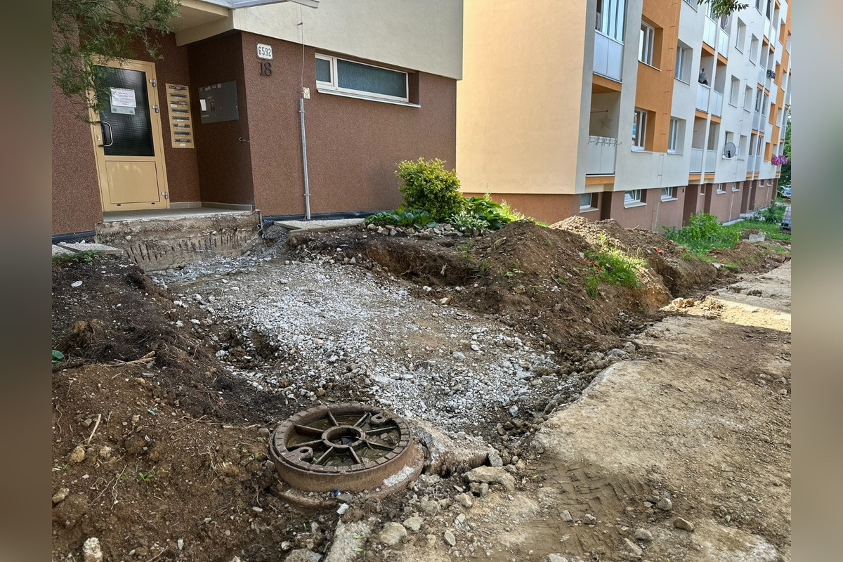 FOTO: Rekonštrukcia chodníkov v Banskej Bystrici, foto 2